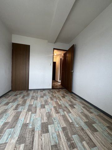 マンションOMOYAの洋室