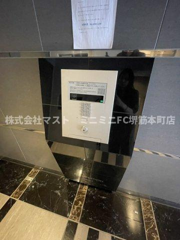 アクアプレイス北浜のエントランス