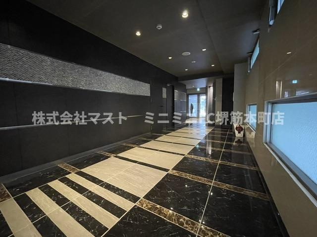 アクアプレイス北浜のロビー