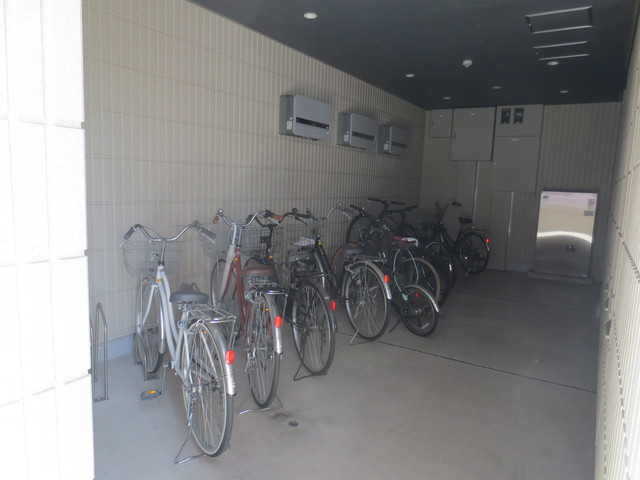 ディア　メゾンのその他共用部分|屋根付き駐輪スペース