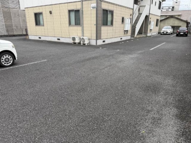 Ｓｕｎｎｙ　ｃｏｕｒｔ　屋野　Ⅲ棟の駐車場