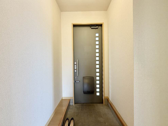 Ｓｕｎｎｙ　ｃｏｕｒｔ　屋野　Ⅲ棟の玄関