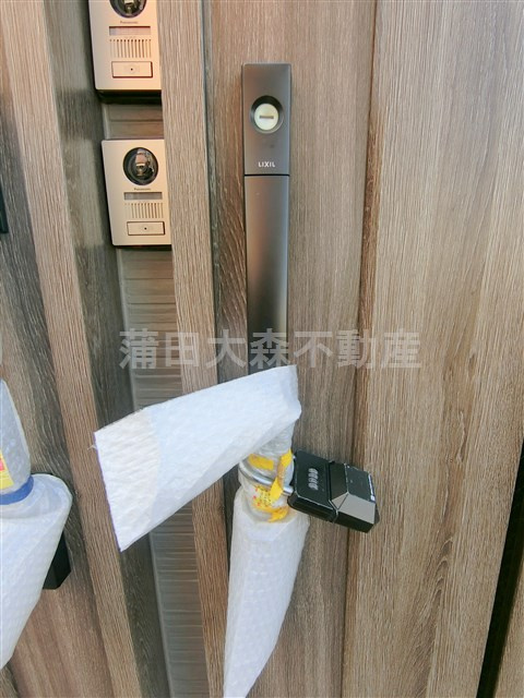 TKメゾンカマタの玄関