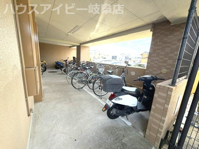 【駐輪場】の画像
