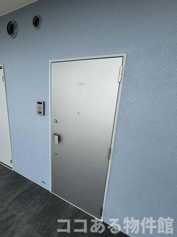 スワンズシティ神戸湊川 IIの玄関