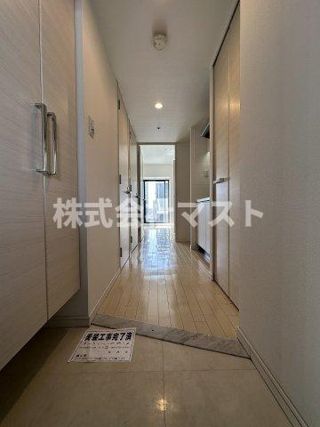 エスライズ御堂筋本町の玄関