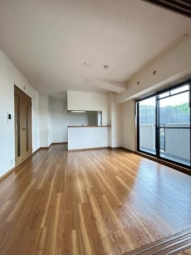 福岡市博多区東平尾２丁目の賃貸マンションの居間・リビング|物件の画像3