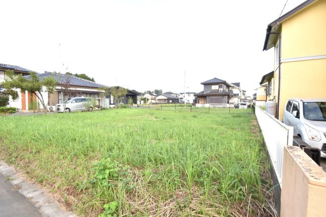 ☆日当たりの良い住宅地☆閑静な土地をお探しのお客様にの前面道路含む現地写真|日当たり良好です。