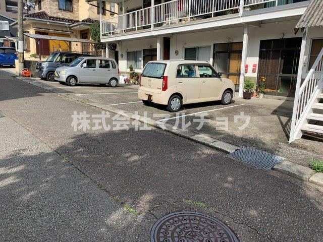 野久保アパート　明洋の駐車場|駐車場があるので、車を買う予定の方も安心です