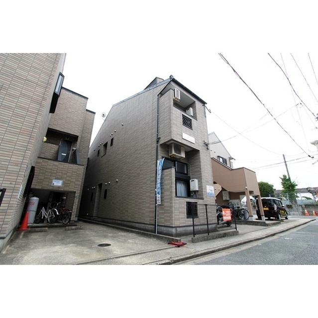 福岡市城南区鳥飼４丁目のアパートの駐車場