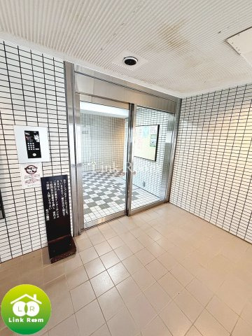 セゾン深川のエントランス
