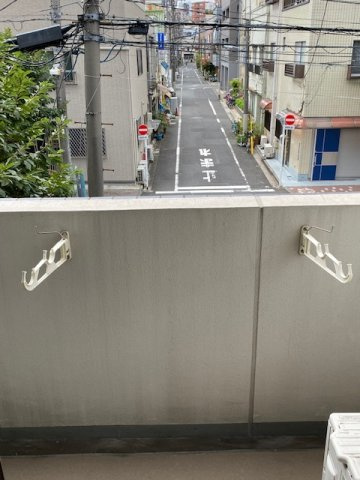 ライジングプレイス西浅草のバルコニー