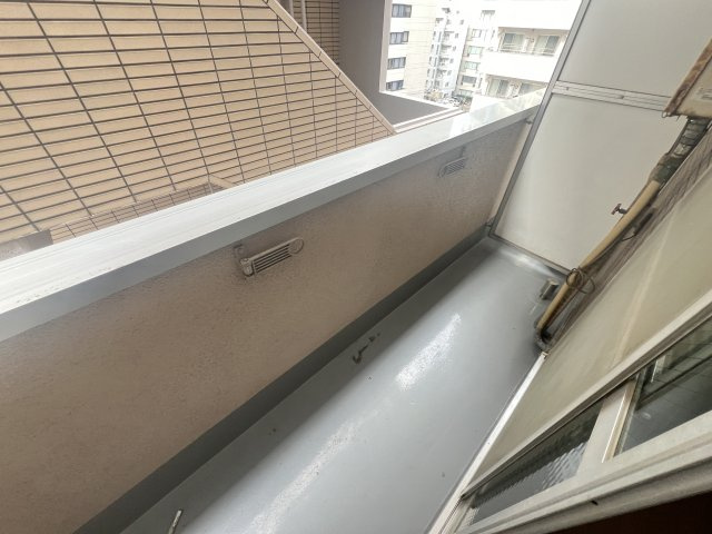 M.ONEビルのバルコニー