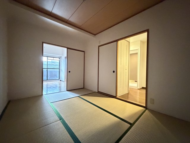 ロイヤルヒルズ五番館の和室