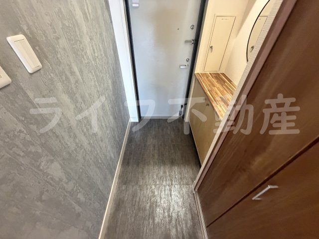 布施コープ1号棟の玄関