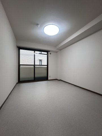 マンションOMOYAの洋室