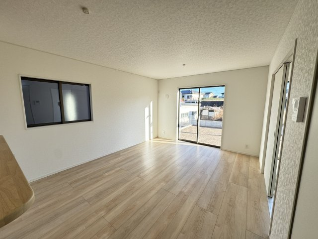 クレイドルガーデン前橋市今井町第１　１号棟の居間・リビング|【イメージ画像】カウンターキッチンなのでお料理をしながら会話もできます。
夕食の支度をしながら、お子様の様子も見られて自然と会話も増えますよ♪