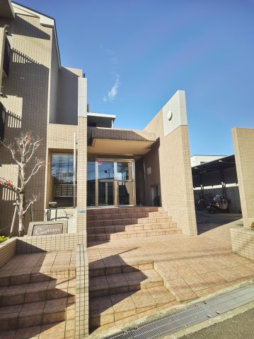 CASA・はなみずきのエントランス|毎日通るエントランスはこのようになっています