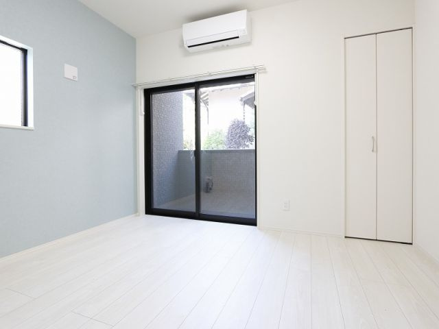 福岡市東区和白４丁目のアパートの居間・リビング