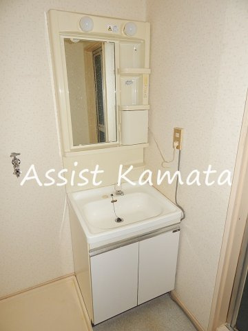 仲六マンションの独立洗面台