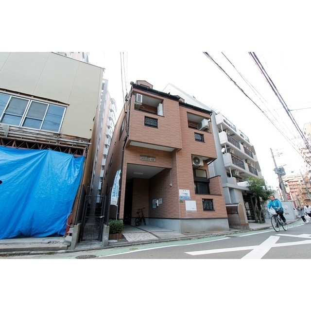 福岡市中央区黒門のアパートの駐車場