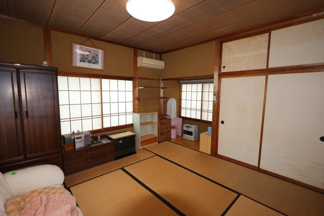見附市本所１丁目　土地建物の和室