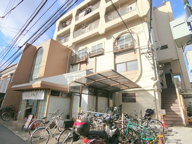 仲六マンションの外観