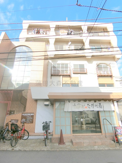 仲六マンションの外観