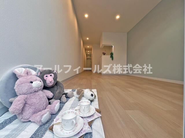 春風と窓辺のカプチーノ（ｃａｐｐｕｃｃｉｎｏ）の洋室