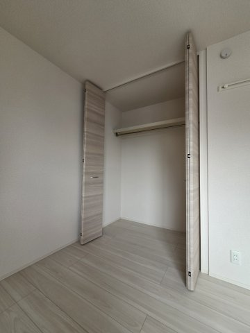 調布市国領町５丁目のアパートの収納