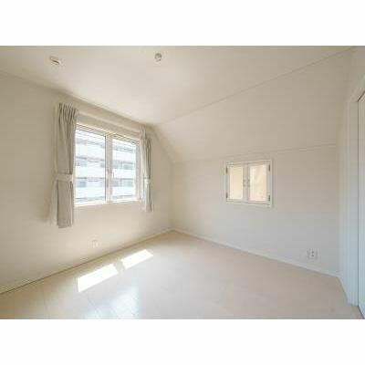 目黒区青葉台１丁目の一戸建ての寝室|落ち着いた色調の寝室です
