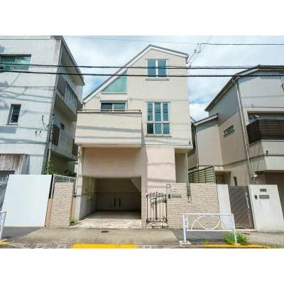 目黒区青葉台１丁目の一戸建ての外観|外観もきれいです