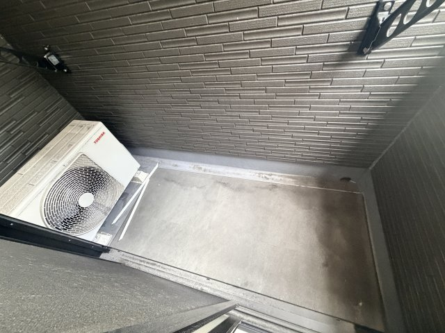 バズ北巽のバルコニー