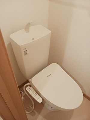 【トイレ】 | フォレスタ・高松　Ⅰ | ゆったりとした空間のトイレです