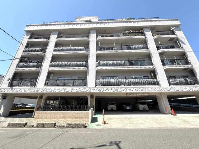 シャンボール東雲の外観