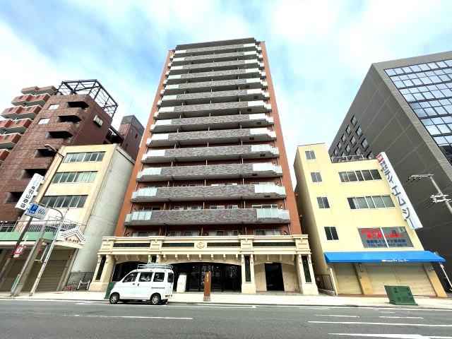 プレジオ本町の外観