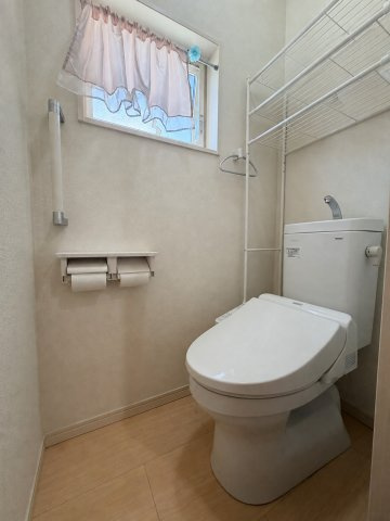 ＼庭も車も、家族時間もゆとりの角地／熊本市西区小島５丁目のトイレ|2階にもトイレを設置。朝の混雑や夜間の移動負担を軽減します♪