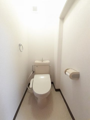 ファミールＫ向山Ⅱ　　刈谷市近郊の賃貸はクラスホーム刈谷店のトイレ|シンプルで使いやすいトイレです