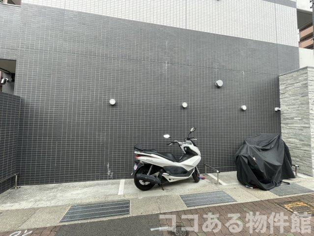 アドバンス神⼾ グルーブIIの駐車場