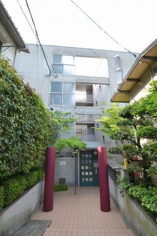 クリスタルコートの外観
