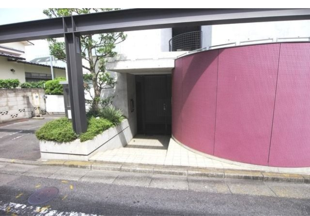 アルシェドゥ　浴室乾燥　最上階　オートロックのエントランス