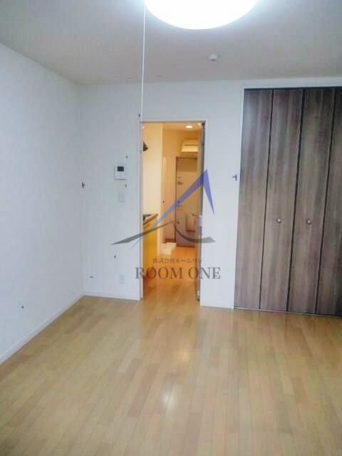 キャメル谷塚Ⅲの居間・リビング|洋室のお部屋です。