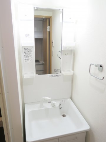 ラクラス市川の独立洗面台