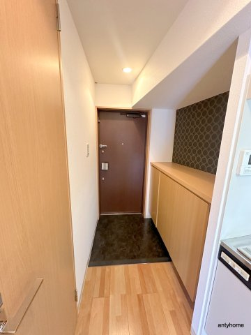 レジデンス本町　仲介手数料無料の玄関