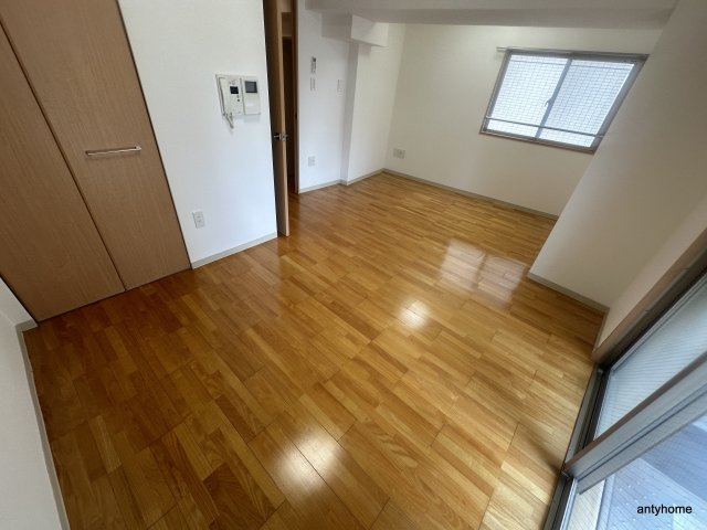 レジデンス本町　仲介手数料無料の居間・リビング