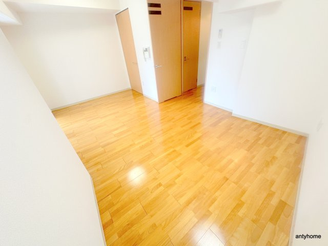 レジデンス本町　仲介手数料無料の居間・リビング