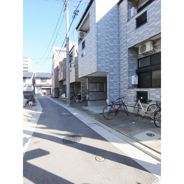 福岡市博多区美野島２丁目のアパートの駐車場