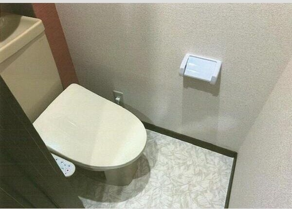西尻池1丁目戸建貸家のトイレ