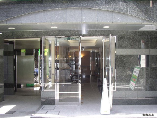 パレステュディオ赤坂弐番館のエントランス