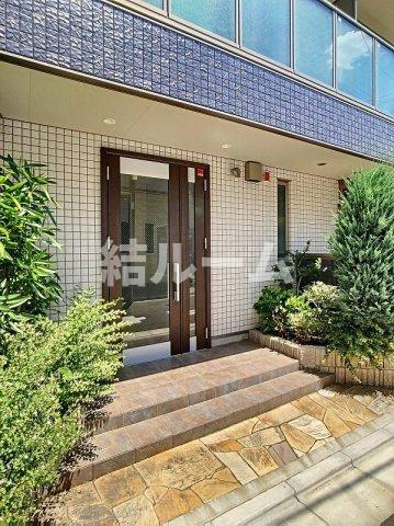 板橋区蓮根１丁目の賃貸マンションのエントランス
